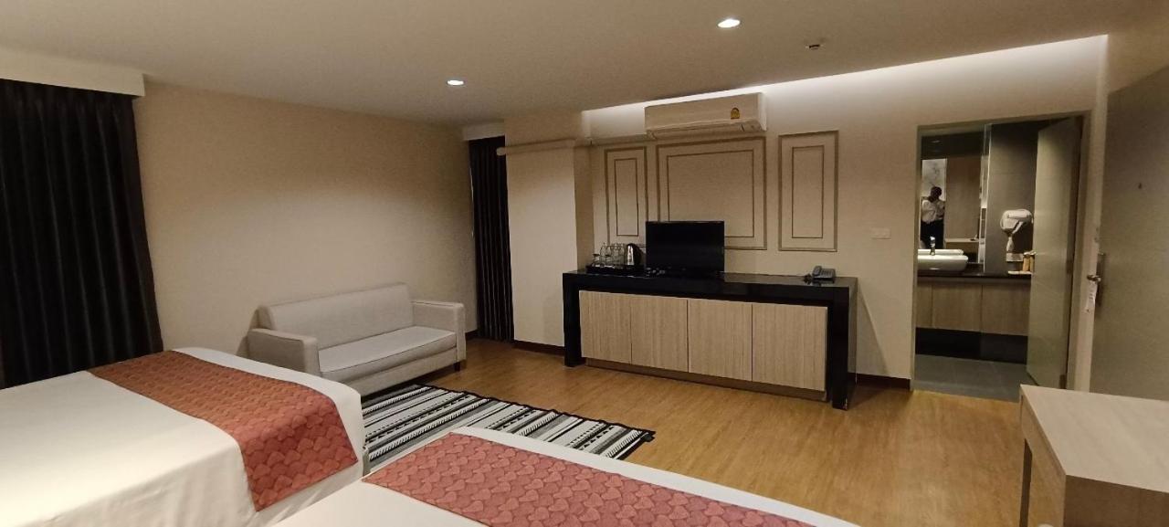 The Airport Courtyard Suvarnabhumi Airport Bangkok Esterno foto A room at the hotel
